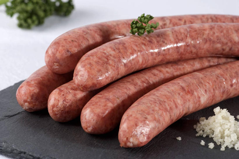 无人,横图,俯视,室内,特写,白天,白色背景,餐桌,桌子,蔬菜,餐具,一堆,许多,阴影,堆叠,堆积,新鲜,反射,碟子,盘,影子,肉,香肠,食品,腊肠,肉类,食物,盘子,碟,摄影,有机食品,绿色食品,影棚,餐台,堆,肉食,彩图,高角度拍摄,影棚拍摄,拍摄