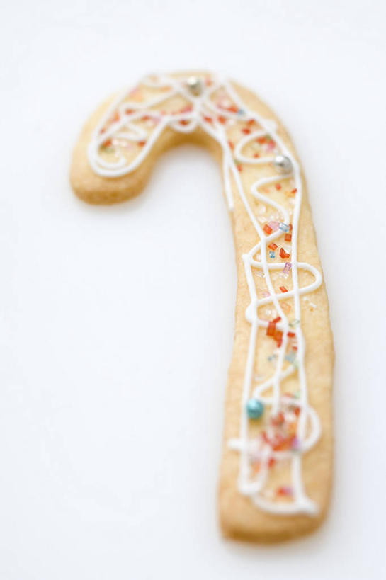 点心,无人,竖图,俯视,室内,特写,白天,白色背景,桌面,桌子,圣诞节,一块,阴影,节日,庆祝,反射,木制,影子,食品,糖,糖果,甜点,甜品,软糖,曲奇,文化,食物,木制品,饼干,甜食,零食,庆典,摄影,影棚,纪念,曲奇饼,曲奇饼干,彩图,高角度拍摄,影棚拍摄,拍摄