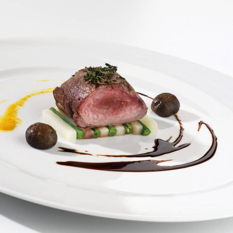 无人,方图,俯视,室内,特写,白天,白色背景,植物,餐桌,桌子,豆,蔬菜,餐具,一块,切开,阴影,新鲜,反射,碟子,盘,影子,豆类,豆子,调料,酱料,酱汁,肉,佐料,食品,调味品,调味料,酱,肉类,食物,一个,盘子,碟,切,摄影,有机食品,绿色食品,影棚,单个,餐台,剖面,肉食,切面,豆科,鹿肉,青大豆,青豆,彩图,高角度拍摄,影棚拍摄,拍摄