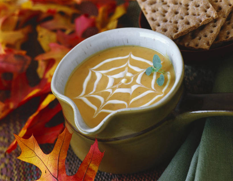 点心,无人,横图,俯视,室内,特写,白天,餐桌,桌子,南瓜,蔬菜,杯子,叶子,阴影,朦胧,模糊,新鲜,反射,蜘蛛网,网,影子,陶瓷,金瓜,汤,食品,枯叶,落叶,陶瓷制品,番瓜,食物,一个,马克杯,水杯,饼干,零食,有机食品,绿色食品,单个,餐台,麦瓜,倭瓜,蜘蛛丝,蛛网,捕杀,猎取,蛛丝,叶,叶片,彩图,高角度拍摄