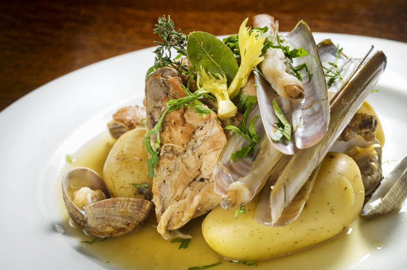 无人,横图,俯视,室内,特写,白天,烹饪,西餐,餐桌,桌子,蔬菜,土豆,许多,阴影,新鲜,反射,影子,调料,酱料,酱汁,肉,鱼肉,佐料,料理,食品,调味品,调味料,蛤蜊,酱,菜肴,美食,肉类,食物,蛤,西式,摄影,佳肴,有机食品,绿色食品,影棚,餐台,肉食,蛤仔,馍馍蛋,洋芋,山药蛋,马铃薯,彩图,高角度拍摄,影棚拍摄,拍摄