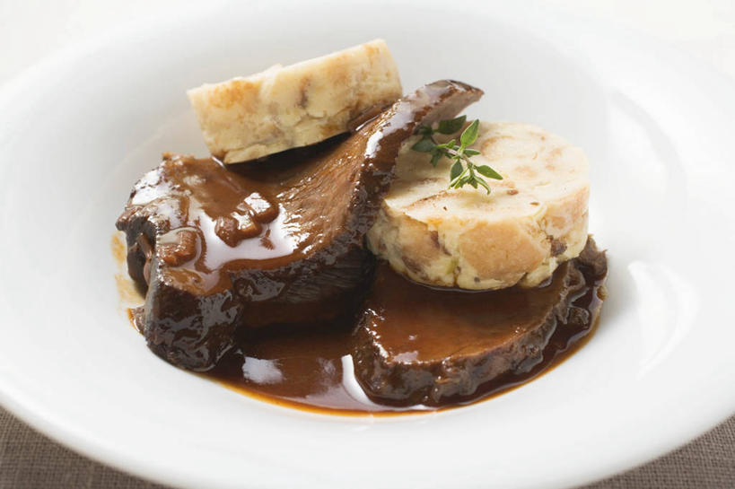 无人,横图,俯视,室内,特写,白天,烹饪,西餐,餐桌,桌子,阴影,反射,影子,调料,调味,酱料,酱汁,肉,香料,佐料,牛肉,料理,食品,调味品,调味料,酱,菜肴,美食,肉类,食物,西式,摄影,佳肴,影棚,餐台,配料,肉食,作料,彩图,高角度拍摄,影棚拍摄,拍摄