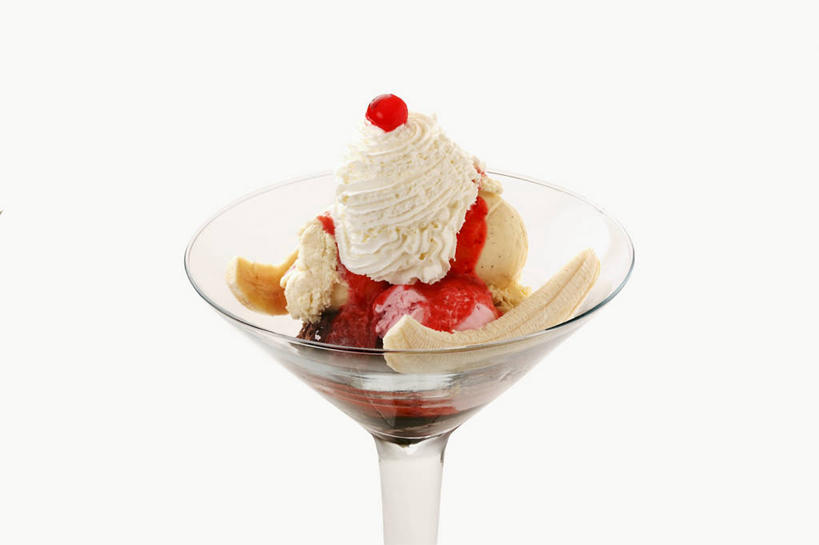 无人,横图,俯视,室内,特写,白天,白色背景,餐桌,桌子,香蕉,樱桃,杯子,水果,阴影,新鲜,反射,高脚杯,影子,生食,食品,冰激凌,果实,清凉,玻璃制品,食物,一个,酒杯,冷饮,舒服,冰淇淋,摄影,有机食品,绿色食品,影棚,单个,餐台,解暑,解渴,雪糕,舒爽,冰糕,消暑,鸡尾酒杯,玻璃杯,樱珠,莺桃,英桃,楔桃,牛桃,荆桃,甘蕉,彩图,高角度拍摄,影棚拍摄,拍摄