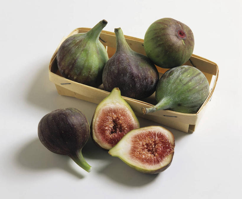 无人,横图,俯视,室内,特写,白天,白色背景,餐桌,桌子,无花果,水果,一堆,许多,切开,阴影,堆叠,堆积,新鲜,反射,包装,影子,纸箱,生食,食品,果实,食物,一个,容器,箱子,切,摄影,有机食品,绿色食品,影棚,单个,餐台,堆,纸板箱,剖面,切面,包装箱,映日果,树地瓜,奶浆果,蜜果,彩图,高角度拍摄,影棚拍摄,拍摄