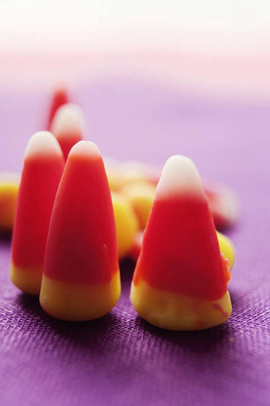 无人,竖图,俯视,室内,特写,白天,餐桌,桌子,一堆,许多,阴影,堆叠,堆积,朦胧,模糊,反射,影子,食品,糖,糖果,甜点,甜品,软糖,食物,甜食,摄影,影棚,餐台,堆,彩图,高角度拍摄,影棚拍摄,拍摄