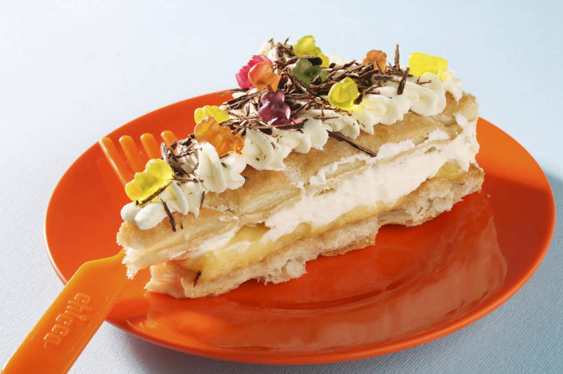 点心,无人,横图,俯视,室内,特写,白天,白色背景,下午茶,餐桌,桌子,餐具,水果,一块,阴影,新鲜,反射,碟子,盘,影子,生食,食品,坚果,果实,食物,糕点,一个,盘子,碟,干果,橙色,摄影,有机食品,绿色食品,影棚,单个,餐台,彩图,高角度拍摄,影棚拍摄,拍摄,蛋糕