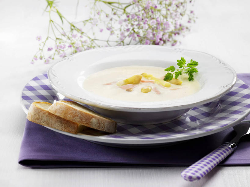 点心,面包,无人,横图,俯视,室内,特写,白天,白色背景,餐桌,桌子,芦笋,蔬菜,餐具,阴影,新鲜,反射,碟子,盘,影子,勺子,肉,汤,食品,面点,火腿,猪肉,肉类,食物,腌制,糕点,三个,盘子,调羹,碟,汤匙,摄影,有机食品,绿色食品,影棚,餐台,肉食,豚肉,熏制,火肉,兰熏,猪腿,猪尾巴,药鸡豆子,石刁柏,蚂蚁杆,龙须菜,狼尾巴根,彩图,高角度拍摄,影棚拍摄,拍摄