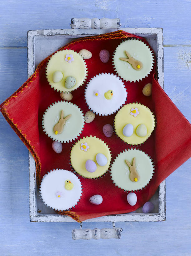 点心,无人,竖图,俯视,室内,特写,白天,餐桌,桌子,水果,复活节,阴影,节日,庆祝,新鲜,反射,影子,蛋,生食,食品,果实,曲奇,文化,食物,百香果,饼干,零食,庆典,西番莲,有机食品,绿色食品,餐台,纪念,彩蛋,曲奇饼,曲奇饼干,复活节彩蛋,鸡蛋果,受难果,巴西果,彩图,高角度拍摄