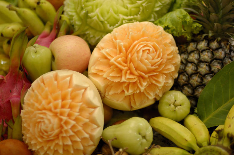 无人,横图,俯视,室内,特写,白天,餐桌,桌子,苹果,菠萝,香蕉,水果,一堆,许多,阴影,堆叠,堆积,新鲜,装饰,盛开,反射,雕刻,影子,生食,食品,果实,甜瓜,很多,花蕾,花,花瓣,花朵,鲜花,食物,花苞,花蕊,有机食品,绿色食品,餐台,堆,华丽,修饰,点缀,甘瓜,白兰瓜,衬托,美观,雅致,雅观,雕镂,雕琢,镌刻,兰州蜜瓜,甘蕉,凤梨,彩图,高角度拍摄