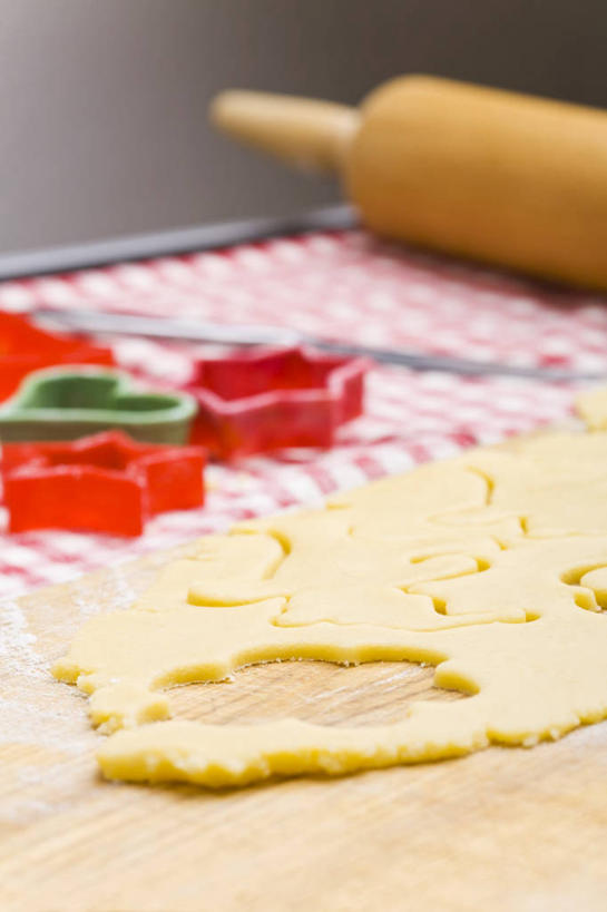 无人,竖图,俯视,室内,特写,白天,爱情,桌面,桌子,圣诞节,阴影,节日,爱心,朦胧,模糊,庆祝,反射,木制,布料,粉末,擀面杖,影子,塑料,面粉,浪漫,粮食,布纹,文化,桌布,一个,红色,绿色,餐巾,模型,木制品,塑料制品,台布,庆典,温暖,温馨,心形,粉,恩爱,单个,纪念,农产品,和睦,原材料,粉状,模子,心型,彩图,高角度拍摄,融洽