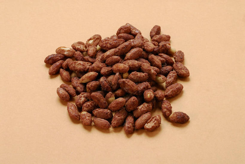 无人,横图,俯视,室内,特写,白天,桌面,桌子,杏仁,一堆,许多,阴影,堆叠,堆积,反射,木制,影子,食品,糖,糖果,甜点,甜品,软糖,很多,食物,木制品,甜食,摄影,影棚,堆,杏子,杏梅仁,杏核仁,木落子,苦杏仁,彩图,高角度拍摄,影棚拍摄,拍摄