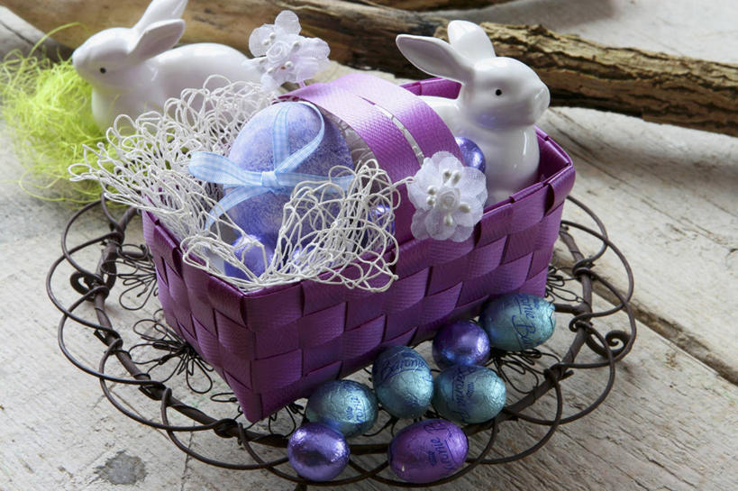 无人,横图,俯视,室内,特写,白天,餐桌,桌子,哺乳动物,雕塑,复活节,一堆,许多,阴影,堆叠,堆积,节日,庆祝,艺术,装饰,反射,兔子,雕刻,雕像,影子,蛋,文化,动物,容器,工艺品,庆典,摄影,影棚,餐台,纪念,储藏,堆,兔,美术,储存,主题,彩蛋,陈列,复活节彩蛋,功能,美学,彩图,高角度拍摄,影棚拍摄,拍摄,贮存