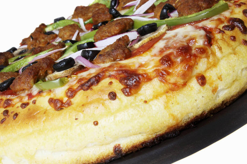 无人,横图,俯视,室内,特写,白天,白色背景,烹饪,西餐,餐桌,桌子,橄榄,蔬菜,洋葱,水果,一块,许多,阴影,新鲜,反射,影子,肉,香肠,料理,食品,披萨,匹萨,腊肠,菜肴,美食,肉类,食物,快餐,西式,摄影,佳肴,有机食品,绿色食品,影棚,餐台,比萨,玉葱,肉食,西式快餐,垃圾食品,意大利薄饼,青果,白榄,圆葱,洋葱头,球葱,葱头,彩图,高角度拍摄,影棚拍摄,拍摄