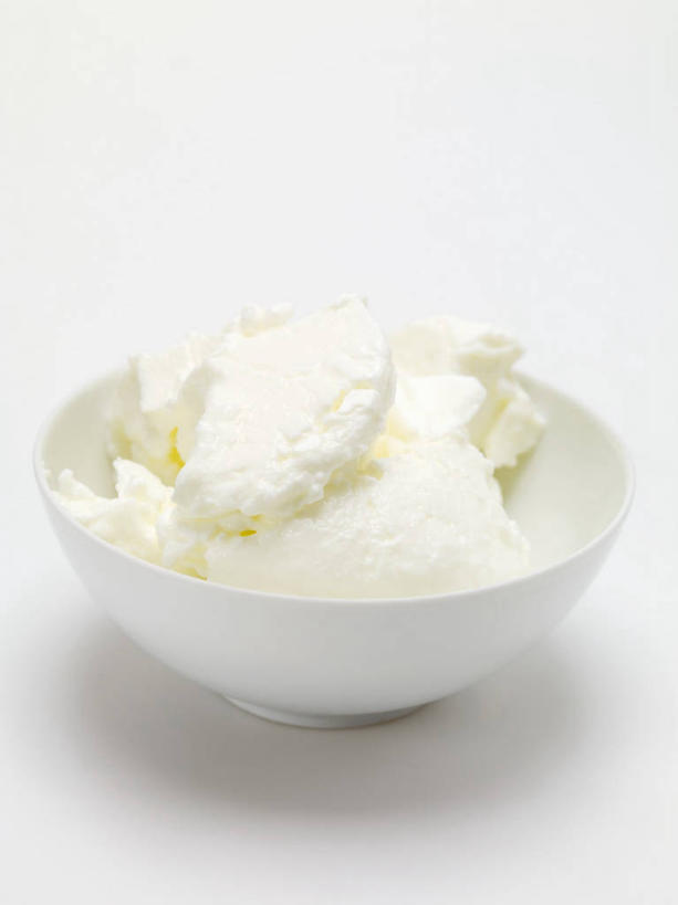 奶酪,无人,竖图,俯视,室内,特写,白天,白色背景,桌面,桌子,阴影,反射,纹路,木制,纹理,影子,陶瓷,干酪,起司,陶瓷制品,芝士,营养,一个,木制品,容器,碗,乳酪,摄影,影棚,单个,储藏,乳制品,储存,发酵,肌理,彩图,高角度拍摄,影棚拍摄,拍摄,贮存