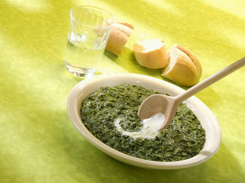 点心,面包,无人,横图,俯视,室内,特写,白天,烹饪,西餐,水,餐桌,桌子,菠菜,蔬菜,杯子,一堆,许多,切开,阴影,堆叠,堆积,新鲜,反射,木制,布料,液体,影子,勺子,陶瓷,料理,食品,面点,陶瓷制品,法国面包,布纹,饮用水,菜肴,美食,玻璃制品,桌布,食物,糕点,一个,绿色,餐巾,木制品,容器,水杯,调羹,台布,汤匙,碗,奶油,矿泉水,切,西式,摄影,佳肴,有机食品,绿色食品,影棚,单个,餐台,储藏,堆,法棍,长棍面包,储存,剖面,蒸馏水,切面,法式长棍面包,激凌,克林姆,淇淋,玻璃杯,鹦鹉菜,鼠根菜,角菜,红嘴绿鹦哥,赤根菜,菠薐菜,波斯草,彩图,高角度拍摄,影棚拍摄,拍摄,贮存