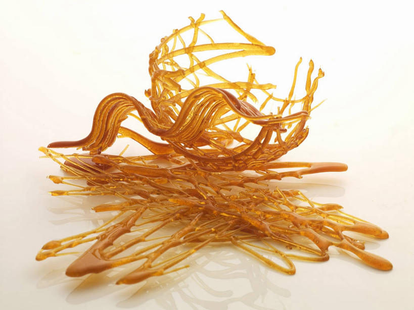 无人,横图,俯视,室内,特写,白天,白色背景,餐桌,桌子,一堆,许多,阴影,堆叠,堆积,反射,影子,调料,糖,调味品,调味料,黄色,摄影,影棚,餐台,堆,焦糖,彩图,高角度拍摄,影棚拍摄,拍摄