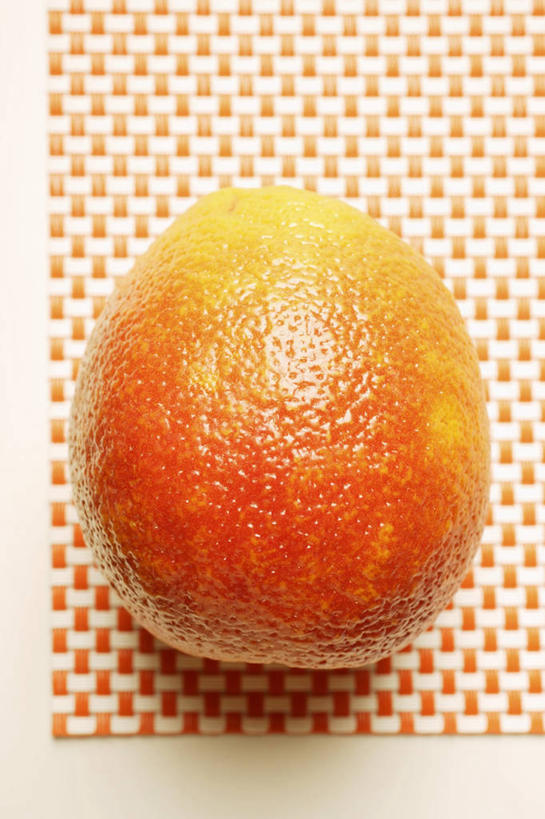 无人,竖图,俯视,室内,特写,白天,餐桌,桌子,柑橘,水果,阴影,新鲜,反射,布料,影子,生食,食品,果实,布纹,桌布,食物,一个,餐巾,台布,橙色,摄影,有机食品,绿色食品,影棚,单个,餐台,橘子,桔子,橙子,橙,彩图,高角度拍摄,影棚拍摄,拍摄