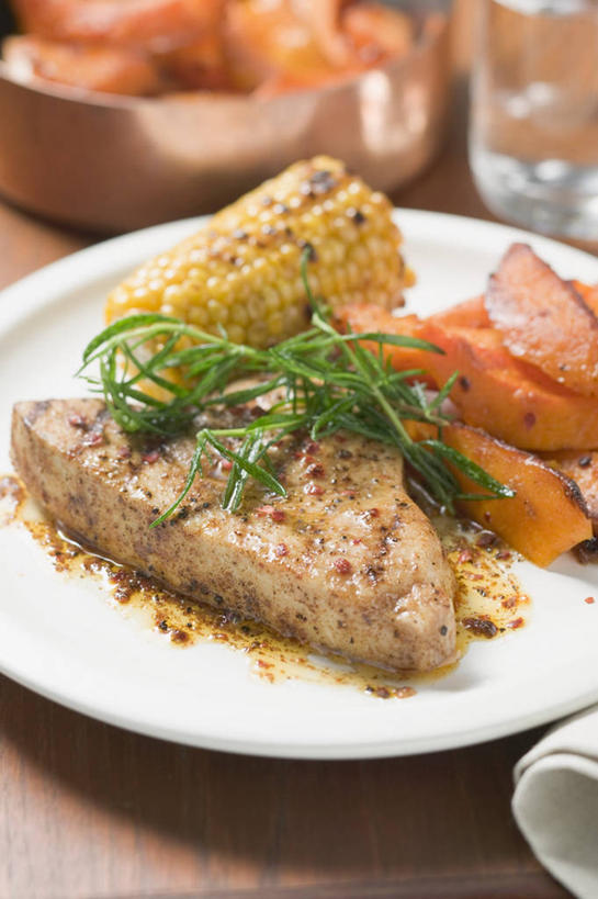 骨骼,无人,竖图,俯视,室内,特写,白天,玉米,餐桌,桌子,南瓜,蔬菜,餐具,阴影,新鲜,反射,棒子,碟子,盘,影子,金瓜,玉蜀黍,排骨,肉,食品,骨头,猪肉,肉类,番瓜,食物,一个,盘子,碟,大排,有机食品,绿色食品,单个,餐台,麦瓜,倭瓜,苞米,骨架,苞芦,肉食,豚肉,苞谷,包谷,大蜀黍,番麦,薏米包,玉高粱,玉麦,珍珠米,彩图,高角度拍摄