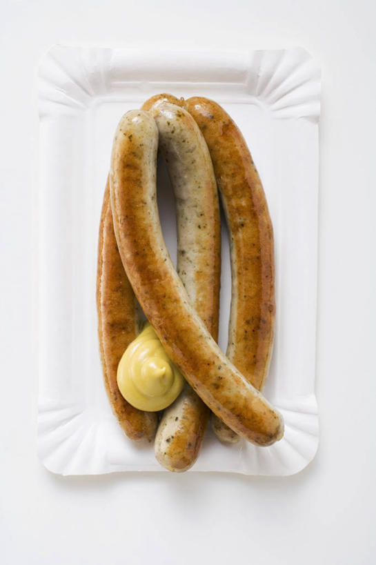 芥末,无人,竖图,俯视,室内,特写,白天,白色背景,餐具,阴影,反射,碟子,盘,影子,塑料,调料,酱料,酱汁,香肠,佐料,腊肠,调味品,四根,调味料,酱,一个,盘子,塑料制品,碟,摄影,影棚,单个,山葵,泽山葵,溪山葵,芥子末,山嵛菜,芥辣粉,哇沙比,辣根,彩图,高角度拍摄,影棚拍摄,拍摄