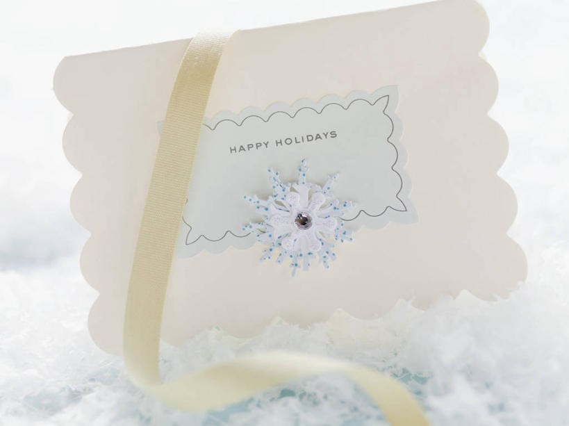 无人,横图,俯视,室内,特写,白天,白色背景,雪,大雪,圣诞节,阴影,节日,朦胧,模糊,庆祝,反射,丝绸,丝带,影子,积雪,雪景,冬季,冬天,缎带,贺卡,祝福,文化,绸带,黄色,卡片,庆典,寒冷,摄影,影棚,纪念,礼仪,祝愿,严寒,彩图,高角度拍摄,影棚拍摄,拍摄