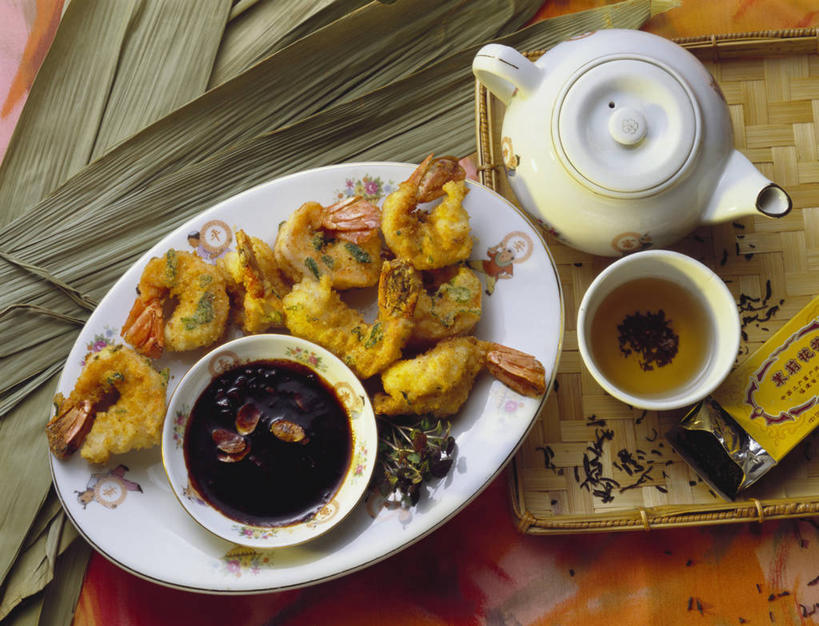 无人,横图,俯视,室内,特写,白天,烹饪,幸福,餐桌,茶,桌子,餐具,叶子,阴影,反射,碟子,壶,盘,影子,调料,调味,虾,香料,佐料,茶叶,料理,食品,绿叶,调味品,一杯,调味料,泰式,娱乐,酱油,菜肴,美食,大虾,泰国料理,水壶,食物,白色,盘子,茶壶,容器,碟,享受,休闲,温馨,嫩叶,放松,乐趣,摄影,佳肴,影棚,对虾,餐台,配料,提神,舒适,醒脑,斑节虾,作料,泰菜,泰国菜,泰式料理,东方对虾,中国对虾,豉油,叶,叶片,彩图,高角度拍摄,影棚拍摄,拍摄