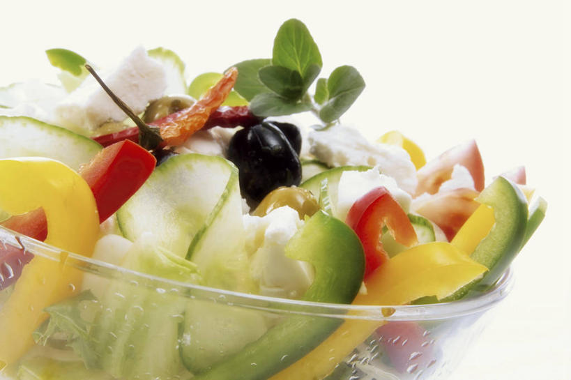 奶酪,无人,横图,俯视,室内,特写,白天,白色背景,桌面,桌子,辣椒,蔬菜,玻璃,阴影,新鲜,反射,木制,影子,生食,蔬菜沙拉,干酪,起司,沙拉,食品,芝士,营养,色拉,沙律,玻璃制品,食物,一个,木制品,容器,碗,酪梨,乳酪,鳄梨,摄影,有机食品,绿色食品,影棚,单个,色拉酱,储藏,油梨,乳制品,储存,千岛酱,发酵,彩椒,山羊奶酪,辣角,红海椒,大椒,辣虎,广椒,樟梨,牛油果,甜椒,柿子椒,辣子,海椒,番椒,灯笼椒,彩图,高角度拍摄,影棚拍摄,拍摄,贮存