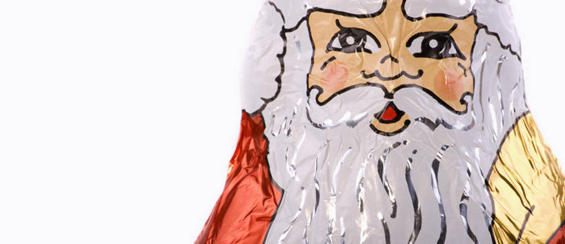 无人,横图,室内,特写,白天,白色背景,正面,餐桌,桌子,圣诞节,圣诞老人,阴影,节日,庆祝,反射,包装,包装纸,铝箔纸,锡箔纸,影子,纸,食品,糖,糖果,甜点,甜品,纸张,文化,食物,一个,甜食,巧克力,庆典,摄影,影棚,单个,餐台,纪念,朱古力,黑巧克力,包装材料,锡箔,铝箔,彩图,影棚拍摄,拍摄