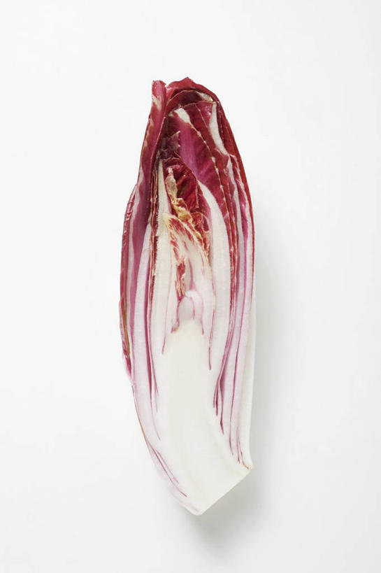 无人,竖图,俯视,室内,特写,白天,白色背景,餐桌,桌子,蔬菜,阴影,新鲜,反射,影子,菊苣,食品,药草,食物,一个,紫色,摄影,有机食品,绿色食品,影棚,单个,餐台,药材,彩图,高角度拍摄,影棚拍摄,拍摄