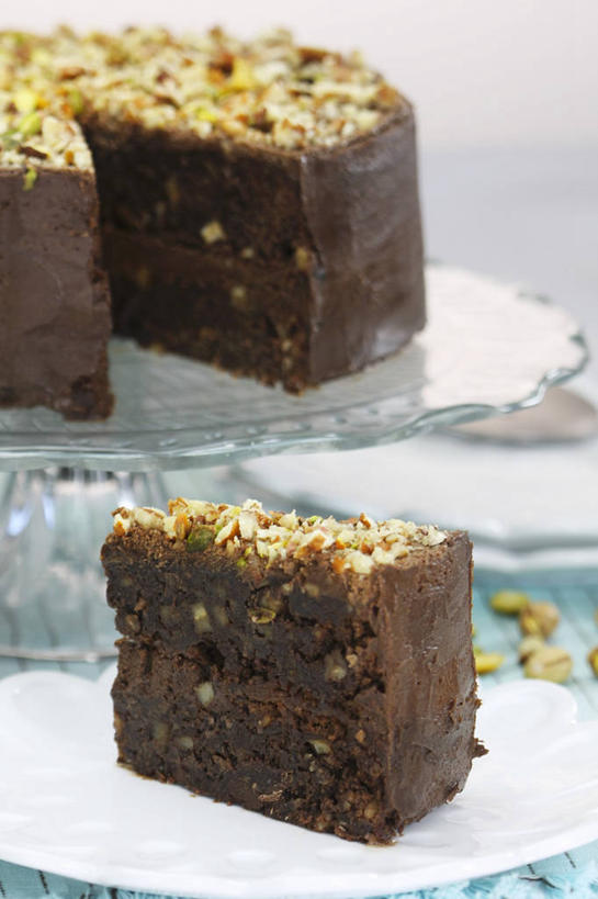 点心,无人,竖图,俯视,室内,特写,白天,下午茶,桌面,桌子,餐具,阴影,朦胧,模糊,反射,木制,碟子,盘,影子,核桃,食品,糖,糖果,坚果,甜点,甜品,果实,食物,糕点,三个,盘子,木制品,碟,甜食,干果,巧克力,朱古力,胡桃,羌桃,彩图,高角度拍摄,蛋糕