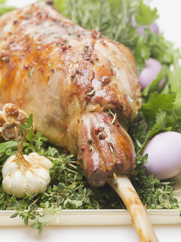 无人,竖图,俯视,室内,特写,白天,烧烤,餐桌,桌子,蔬菜,洋葱,餐具,复活节,阴影,节日,庆祝,新鲜,反射,碟子,盘,影子,蛋,肉,食品,烤架,烤肉,文化,羊肉,肉类,食物,一个,盘子,碟,庆典,铁架,有机食品,绿色食品,单个,餐台,纪念,玉葱,彩蛋,肉食,羊腿,复活节彩蛋,圆葱,洋葱头,球葱,葱头,彩图,高角度拍摄