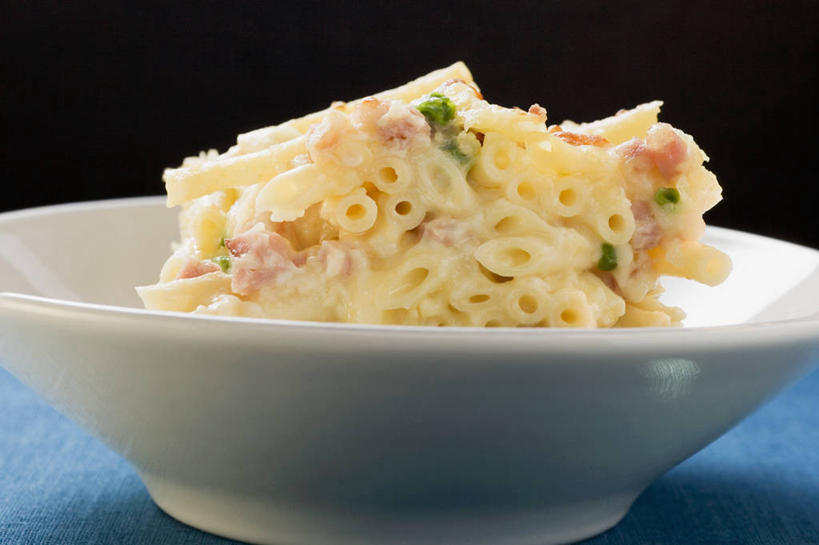 面食,奶酪,通心粉,无人,横图,俯视,室内,特写,白天,西餐,餐桌,桌子,蔬菜,一堆,许多,阴影,堆叠,堆积,新鲜,反射,影子,陶瓷,面,通心面,干酪,起司,料理,食品,陶瓷制品,芝士,营养,食物,一个,白色,容器,碗,乳酪,西式,摄影,有机食品,绿色食品,影棚,单个,餐台,储藏,堆,乳制品,储存,发酵,彩图,高角度拍摄,影棚拍摄,拍摄,贮存