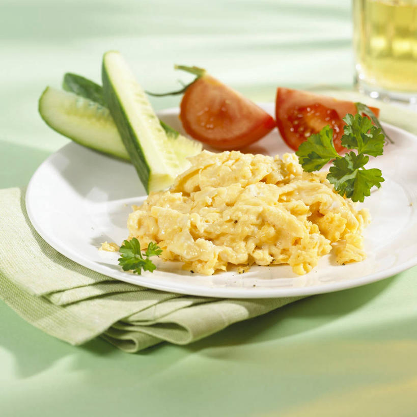 无人,方图,俯视,室内,特写,白天,桌面,桌子,黄瓜,蔬菜,西红柿,杯子,餐具,纺织品,绿色背景,阴影,朦胧,模糊,新鲜,反射,木制,布,碟子,盘,影子,蛋,鸡蛋,食品,织物,玻璃制品,食物,一个,盘子,木制品,水杯,碟,摄影,有机食品,绿色食品,影棚,单个,布匹,卵,卡其布,玻璃杯,青瓜,胡瓜,番茄,彩图,高角度拍摄,影棚拍摄,拍摄