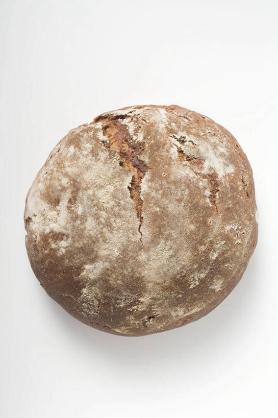 点心,面包,无人,竖图,俯视,室内,特写,白天,白色背景,桌面,桌子,阴影,反射,木制,影子,食品,面点,食物,糕点,一个,木制品,摄影,影棚,单个,彩图,高角度拍摄,影棚拍摄,拍摄