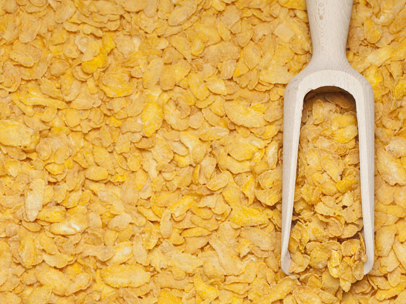 点心,无人,横图,俯视,室内,特写,白天,早餐,餐桌,桌子,一堆,阴影,堆叠,堆积,反射,木制,影子,勺子,玉米片,谷物,食品,美食,饮食,食物,一个,木制品,调羹,汤匙,快餐,零食,保健,单个,餐台,堆,麦片,垃圾食品,彩图,高角度拍摄