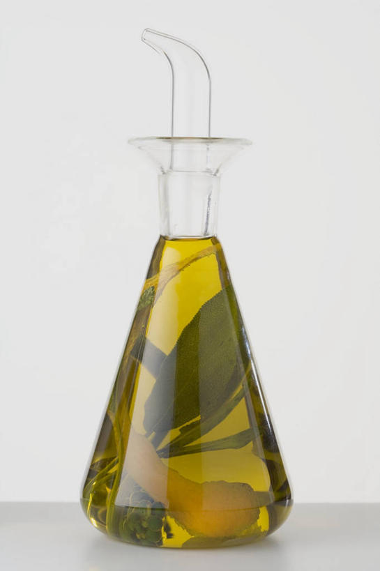 无人,竖图,室内,特写,白天,白色背景,正面,桌面,桌子,柠檬,水果,阴影,新鲜,反射,木制,罐子,影子,生食,食用油,油,橄榄油,食品,果实,玻璃制品,食物,一个,玻璃瓶,木制品,瓶子,摄影,有机食品,绿色食品,影棚,单个,植物油,益母果,柠果,彩图,影棚拍摄,拍摄