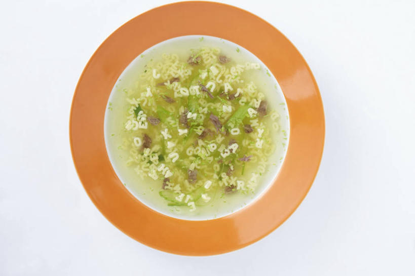 面食,面条,意大利面,无人,横图,俯视,室内,特写,白天,白色背景,西餐,阴影,反射,影子,陶瓷,面,料理,食品,陶瓷制品,食物,一个,容器,碗,橙色,西式,摄影,影棚,单个,储藏,储存,彩图,高角度拍摄,影棚拍摄,拍摄,贮存