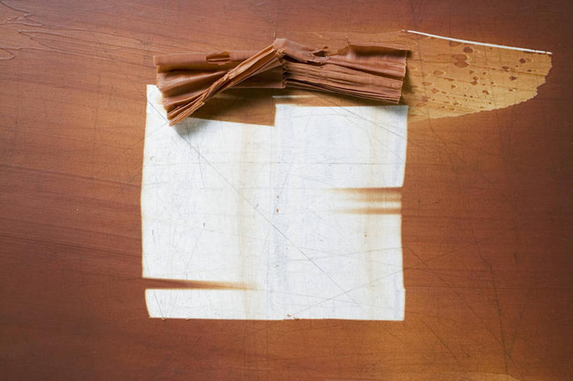 无人,横图,俯视,室内,特写,白天,白色背景,一堆,许多,阴影,堆叠,堆积,反射,影子,食品,糖,糖果,甜点,甜品,棕色,食物,甜食,巧克力,摄影,影棚,朱古力,堆,彩图,高角度拍摄,影棚拍摄,拍摄