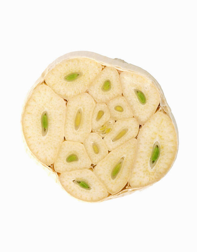 无人,竖图,俯视,室内,特写,白天,白色背景,桌面,桌子,蔬菜,蒜,切开,阴影,新鲜,反射,木制,影子,食品,半个,蒜头,食物,木制品,切,一半,摄影,有机食品,绿色食品,影棚,剖面,切面,胡蒜,大蒜,彩图,高角度拍摄,影棚拍摄,拍摄