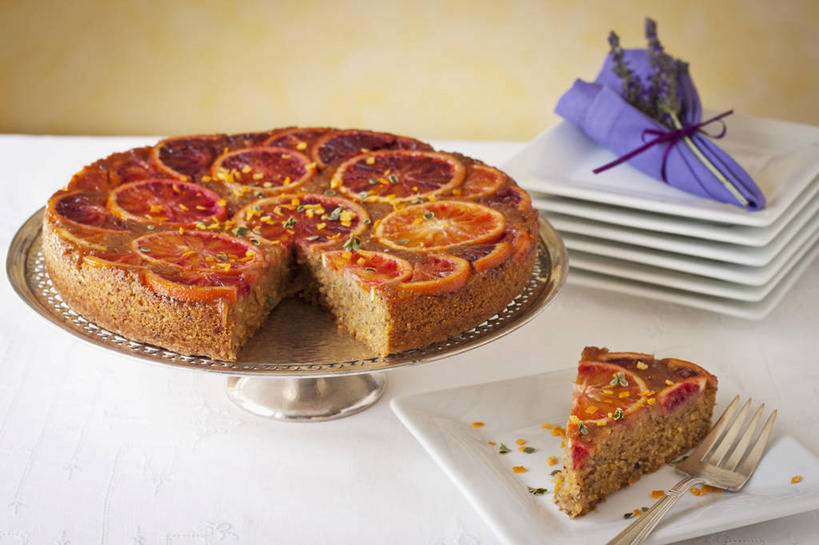 点心,无人,横图,俯视,室内,特写,白天,下午茶,玉米,桌面,桌子,蔬菜,餐具,金属制品,阴影,新鲜,反射,金属,木制,棒子,叉子,刀叉,刀子,碟子,盘,影子,玉蜀黍,食品,食物,糕点,盘子,餐巾,木制品,碟,有机食品,绿色食品,苞米,餐刀,苞芦,餐叉,苞谷,包谷,大蜀黍,番麦,薏米包,玉高粱,玉麦,珍珠米,保洁方巾,口布,进餐用具,彩图,高角度拍摄,蛋糕