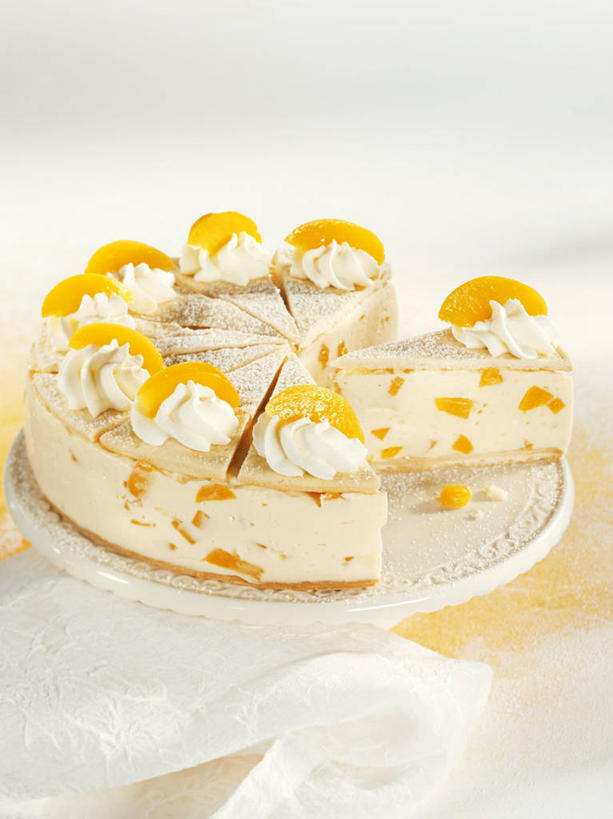 点心,无人,竖图,俯视,室内,特写,白天,下午茶,桌面,桌子,桃子,餐具,水果,阴影,新鲜,反射,木制,碟子,盘,影子,生食,食品,甜点,甜品,果实,食物,糕点,一个,盘子,木制品,碟,甜食,奶油,有机食品,绿色食品,单个,乳制品,海绵蛋糕,肺果,激凌,克林姆,淇淋,奶酪蛋糕,乳酪蛋糕,彩图,高角度拍摄,蛋糕