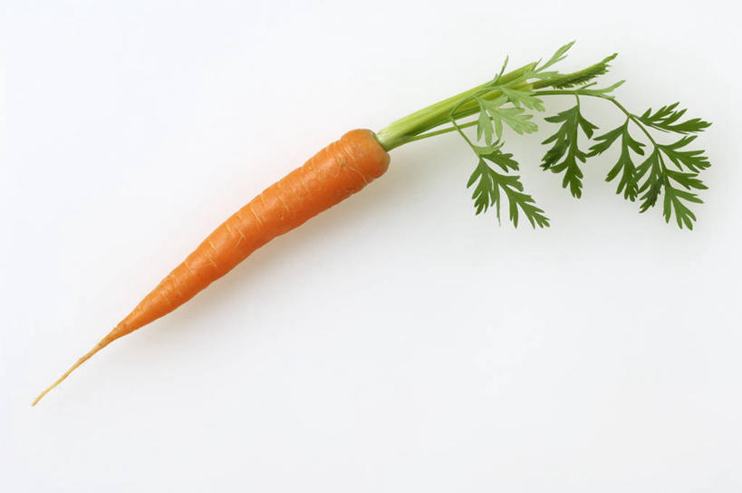 无人,横图,俯视,室内,特写,白天,白色背景,植物,桌面,桌子,萝卜,胡萝卜,蔬菜,叶子,阴影,新鲜,反射,木制,纹理,影子,食品,绿叶,食物,一个,绿色,木制品,橙色,嫩叶,摄影,有机食品,绿色食品,影棚,单个,肌理,叶,叶片,叶脉,红萝卜,甘荀,彩图,高角度拍摄,影棚拍摄,拍摄