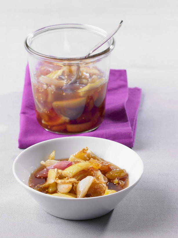 无人,竖图,俯视,室内,特写,白天,白色背景,桌面,桌子,柠檬,蔬菜,洋葱,水果,玻璃,阴影,花纹,新鲜,反射,木制,布,图案,影子,陶瓷,调料,酱料,酱汁,生食,佐料,食品,果实,陶瓷制品,调味品,调味料,布纹,蔬果,酱,玻璃制品,食物,一个,紫色,玻璃瓶,木制品,瓶子,容器,碗,摄影,有机食品,绿色食品,影棚,单个,储藏,布匹,储存,玉葱,广口瓶,益母果,柠果,圆葱,洋葱头,球葱,葱头,彩图,高角度拍摄,影棚拍摄,拍摄,贮存