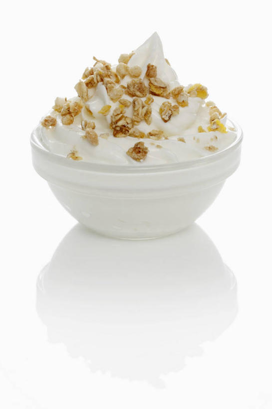 牛奶,无人,竖图,俯视,室内,特写,白天,白色背景,早餐,桌面,桌子,阴影,反射,木制,影子,陶瓷,谷物,食品,冰激凌,陶瓷制品,饮品,清凉,营养,酸奶,美食,饮食,饮料,一个,木制品,容器,碗,冷饮,舒服,冰淇淋,保健,摄影,影棚,单个,储藏,解暑,麦片,乳制品,奶,储存,解渴,雪糕,发酵,舒爽,冰糕,消暑,优格,优酪乳,彩图,高角度拍摄,影棚拍摄,拍摄,贮存