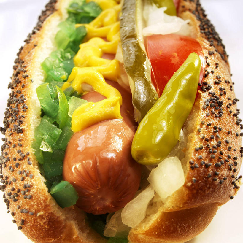 芥末,无人,方图,俯视,室内,特写,白天,烹饪,西餐,餐桌,桌子,辣椒,蔬菜,洋葱,阴影,新鲜,反射,影子,肉,香肠,料理,食品,腊肠,热狗,猪肉,菜肴,美食,肉类,食物,快餐,西式,佳肴,有机食品,绿色食品,餐台,玉葱,肉食,彩椒,西式快餐,垃圾食品,山葵,辣角,红海椒,大椒,辣虎,广椒,豚肉,泽山葵,溪山葵,芥子末,山嵛菜,芥辣粉,哇沙比,辣根,圆葱,洋葱头,甜椒,柿子椒,球葱,辣子,海椒,番椒,灯笼椒,葱头,彩图,高角度拍摄