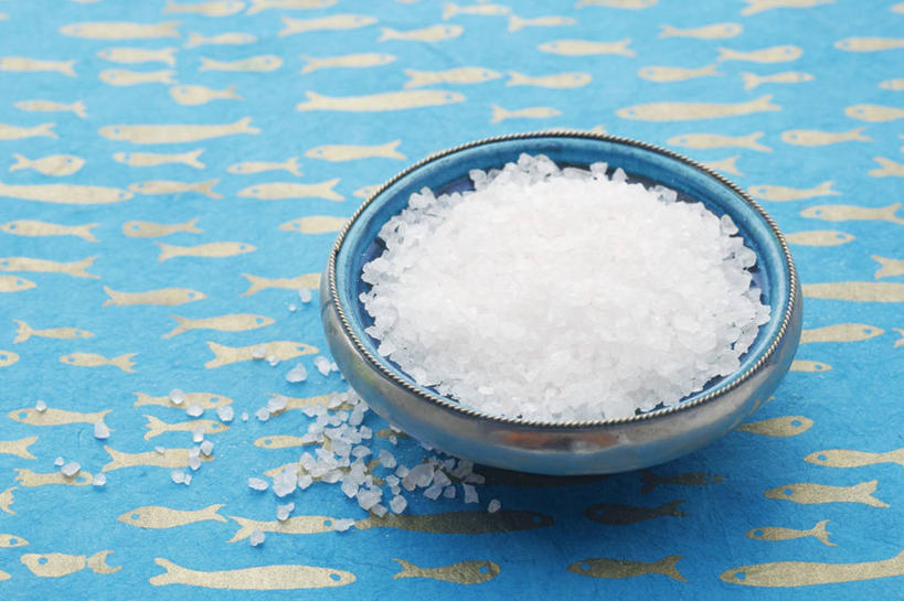 无人,横图,俯视,室内,特写,白天,餐桌,桌子,一堆,许多,阴影,堆叠,堆积,反射,布料,影子,陶瓷,调料,盐,陶瓷制品,调味品,很多,调味料,布纹,食盐,桌布,一个,餐巾,容器,台布,碗,单个,餐台,储藏,堆,储存,彩图,高角度拍摄,贮存