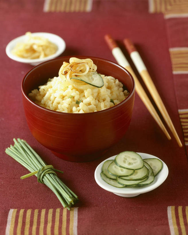 果汁,无人,竖图,俯视,室内,特写,白天,烹饪,餐桌,筷子,桌子,椰子,黄瓜,蔬菜,餐具,水果,一堆,一双,切开,阴影,堆叠,堆积,新鲜,反射,碟子,盘,影子,陶瓷,谷类,谷物,生食,料理,食品,糯米,果实,陶瓷制品,饮品,米,文化,蔬果,传统,大米,菜肴,美食,食物,饮料,三个,盘子,容器,碟,碗,切,佳肴,有机食品,绿色食品,餐台,储藏,堆,礼节,椰汁,椰子汁,储存,可口,礼仪,剖面,切面,大椰,胥余,椰瓢,越王头,江米,适口,进餐用具,青瓜,胡瓜,彩图,高角度拍摄,印尼菜,椰子饭,贮存