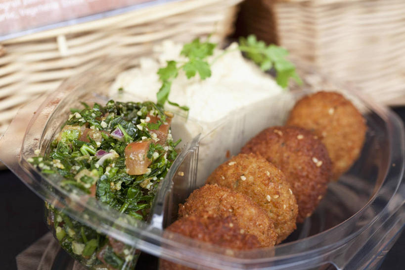 米饭,奶酪,无人,横图,俯视,室内,特写,白天,餐桌,桌子,蔬菜,一堆,阴影,堆叠,堆积,新鲜,反射,影子,塑料,肉,干酪,起司,食品,饭,芝士,营养,猪肉,肉类,盒子,食物,一个,容器,塑料制品,乳酪,有机食品,绿色食品,单个,餐台,储藏,堆,五谷,乳制品,储存,发酵,肉食,豚肉,彩图,高角度拍摄,贮存