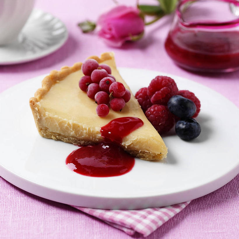 点心,无人,方图,俯视,室内,特写,白天,下午茶,餐桌,桌子,浆果,蓝莓,餐具,水果,一块,切开,阴影,新鲜,盛开,反射,碟子,盘,影子,生食,食品,果实,花蕾,蛋挞,花,花瓣,花朵,鲜花,食物,糕点,一朵,一个,粉色,盘子,碟,花苞,花蕊,切,有机食品,绿色食品,单个,餐台,剖面,山莓,树莓,三月泡,四月泡,山抛子,刺葫芦,悬钩子,馒头菠,高脚菠,龙船泡,泡儿刺,切面,蛋塔,山都柿,蓝浆果,蓝靛果,彩图,高角度拍摄