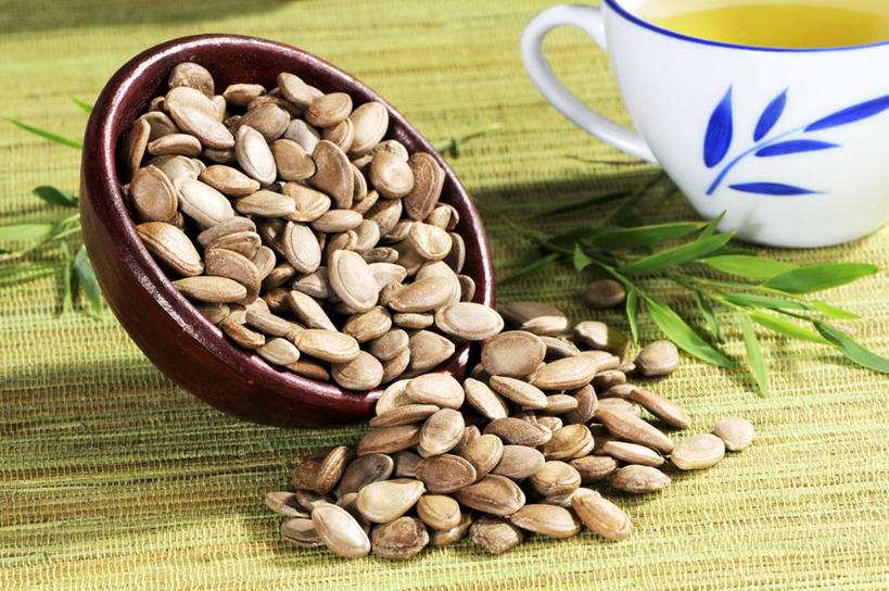 无人,横图,俯视,室内,特写,白天,幸福,纯洁,餐桌,茶,桌子,竹子,杯子,叶子,一堆,许多,阴影,堆叠,堆积,反射,影子,陶瓷,茶叶,绿叶,种子,陶瓷制品,很多,一杯,娱乐,两个,容器,水杯,碗,享受,休闲,温馨,嫩叶,放松,乐趣,餐台,储藏,堆,提神,高雅,舒适,储存,醒脑,奉献,质朴,正直,担当,叶,叶片,茶杯,竹,彩图,高角度拍摄,奋进,操守,四君子,岁寒三友,性坚,虚怀,虚心,贮存,善群,卓尔