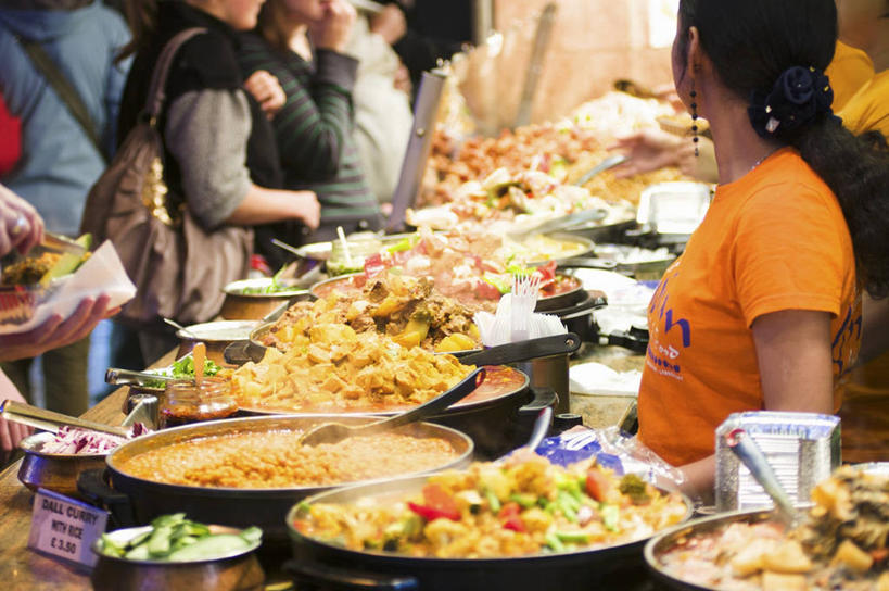 东方人,站,走,横图,室内,白天,侧面,购物,烹饪,中餐,消费,蔬菜,餐具,厨具,金属制品,亚洲,服装,朦胧,模糊,新鲜,金属,包,碟子,锅子,盘,皮包,料理,食品,集市,市场,许多人,休闲装,黄种人,锅,菜肴,美食,食物,衣服,盘子,碟,站着,一群人,休闲,休闲服,中式,金融,服饰,佳肴,有机食品,绿色食品,锅具,单肩包,选购,贸易,烹饪用具,男人,男性,年轻男性,年轻女性,女人,女性,亚洲人,烹调用具,步行,烹调,散步,站立,走路,半身,彩图